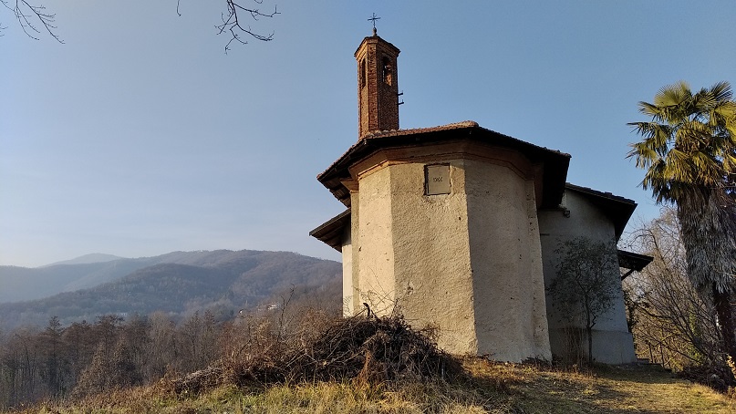 8 - La cappella dell'Annunziata sopra la borgata Montiglio